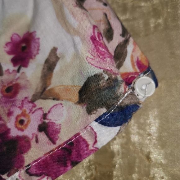 Flowery blouse top - Picture 5 of 9